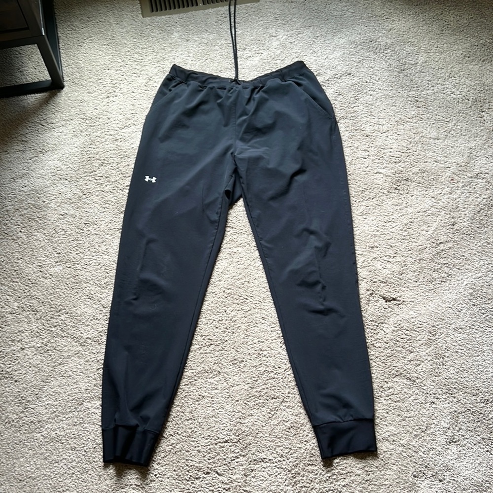 Under Armour black women’s joggers